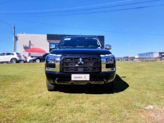 MITSUBISHI TRITON 2.4 BITURBO DIESEL CD HPE 4X4 AUTOMÁTICO MITSUBISHI TRITON 2.4 BITURBO DIESEL CD HPE 4X4 AUTOMÁTICO